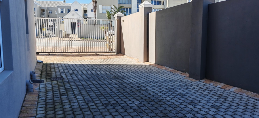  Bedroom Property for Sale in Diaz Beach Western Cape